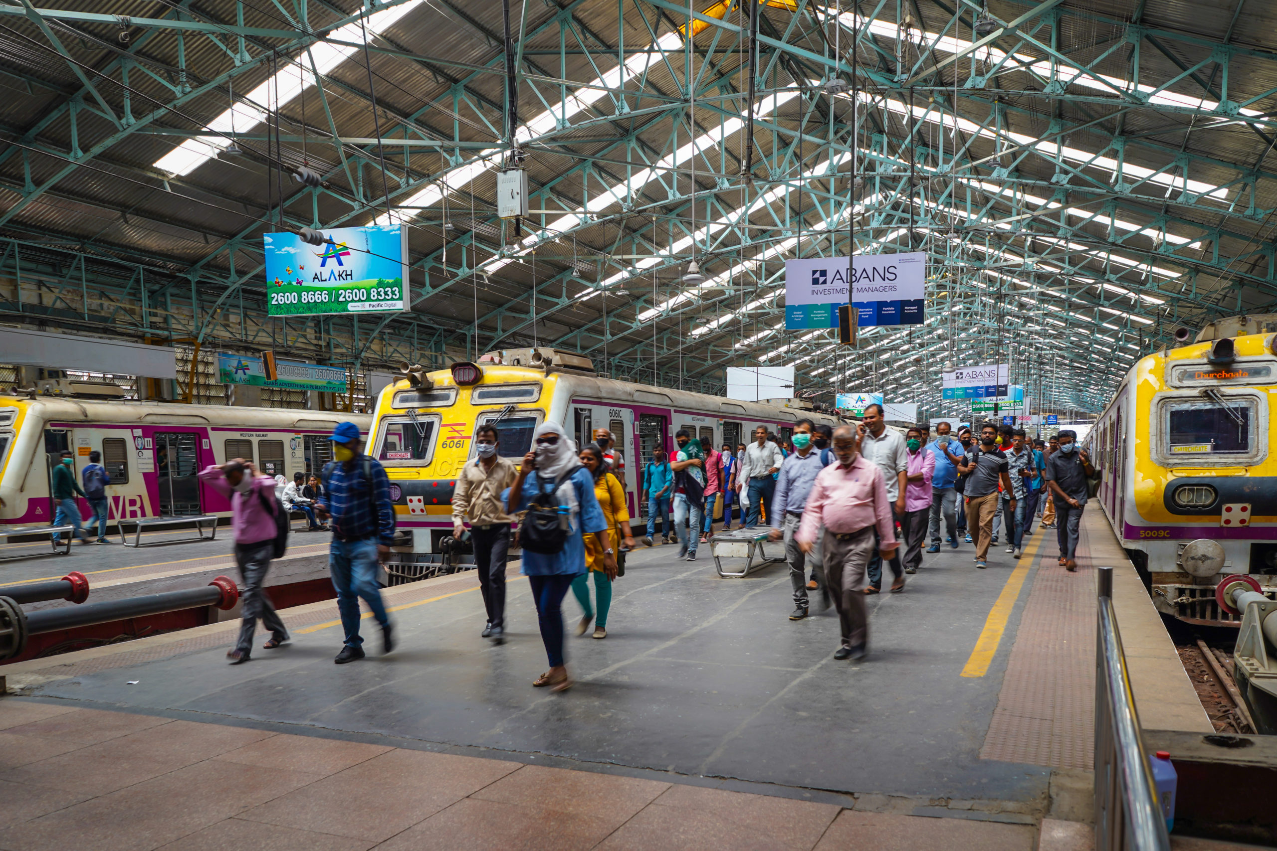 Mumbai working people commuting in local train