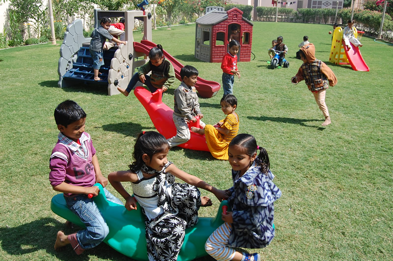 Shri Ramrikhdas Poddar Balika Vidya Mandir - Siyaram's